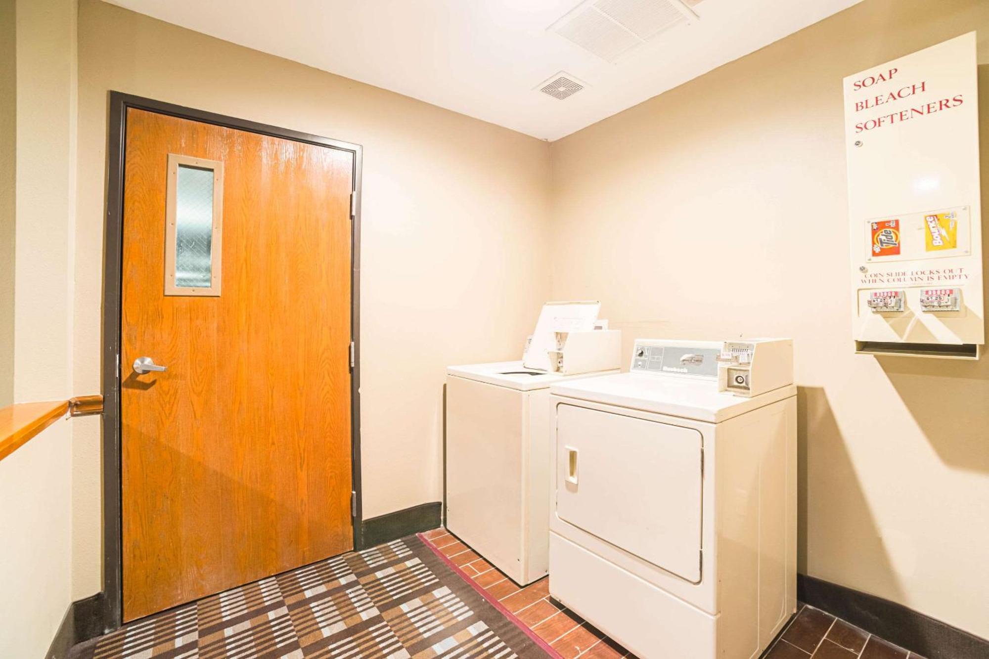 Quality Inn Carbondale University Area Exterior foto