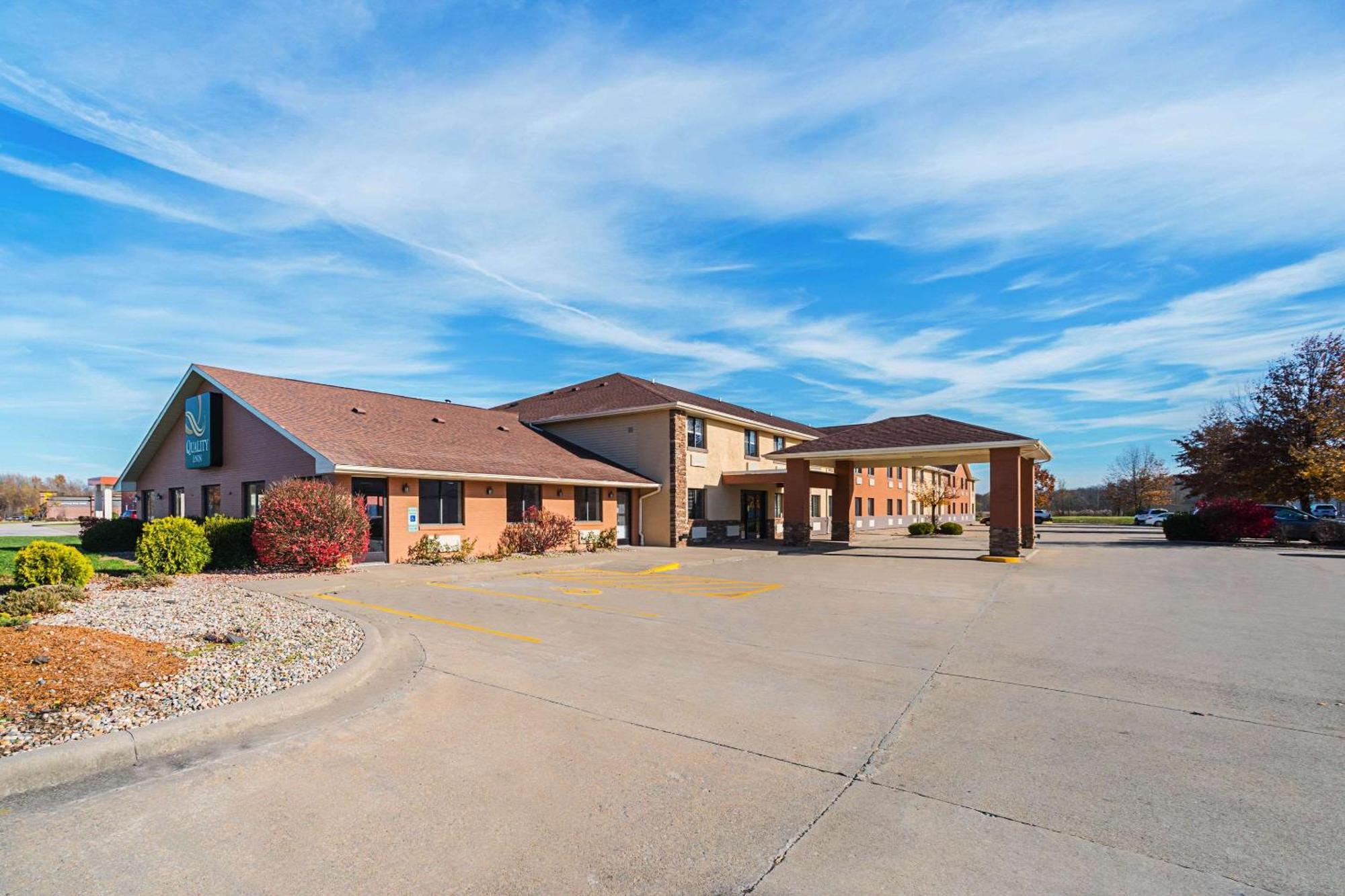 Quality Inn Carbondale University Area Exterior foto